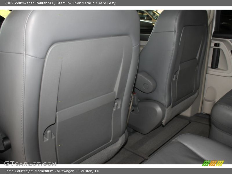 Mercury Sliver Metallic / Aero Grey 2009 Volkswagen Routan SEL