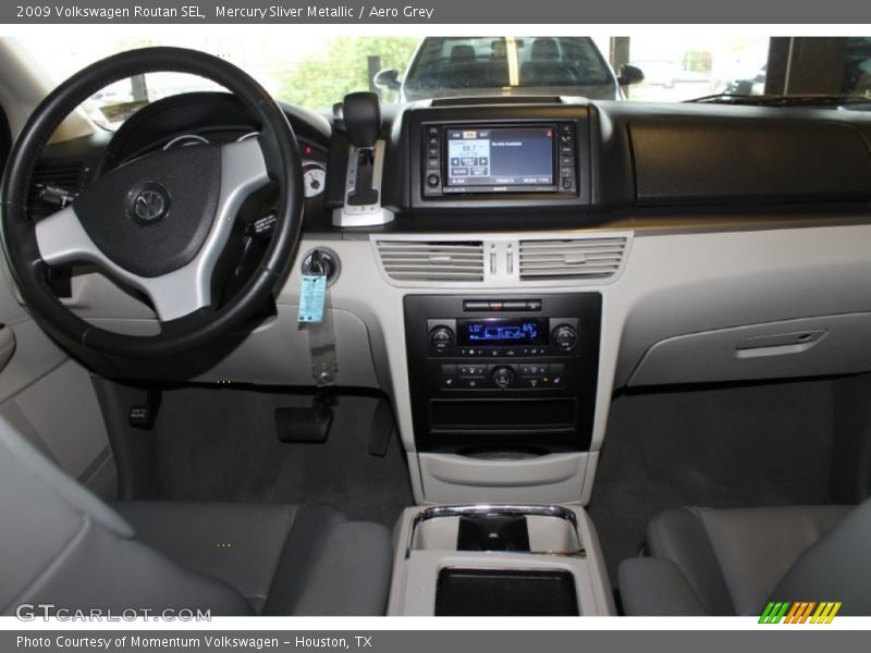 Mercury Sliver Metallic / Aero Grey 2009 Volkswagen Routan SEL