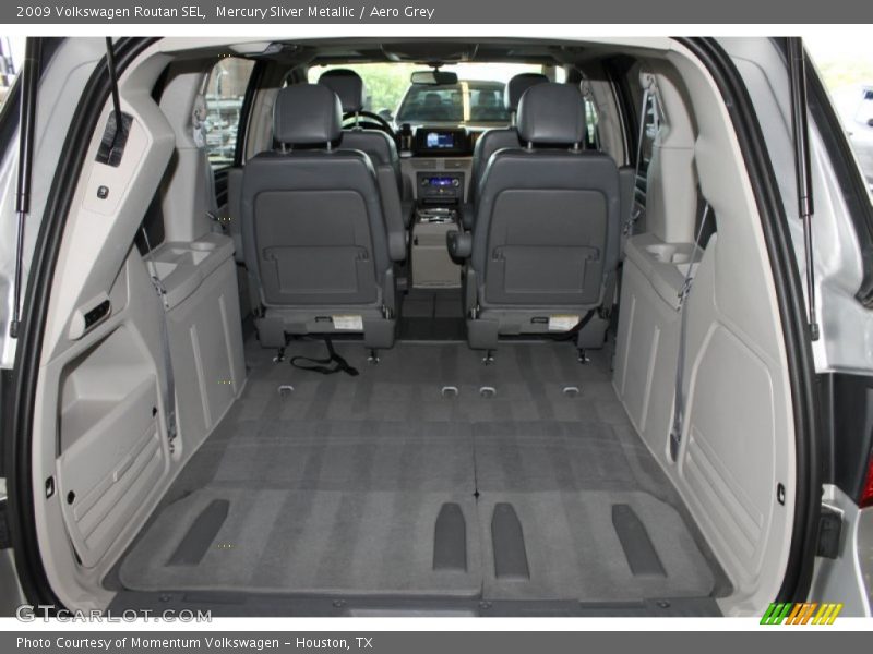 Mercury Sliver Metallic / Aero Grey 2009 Volkswagen Routan SEL