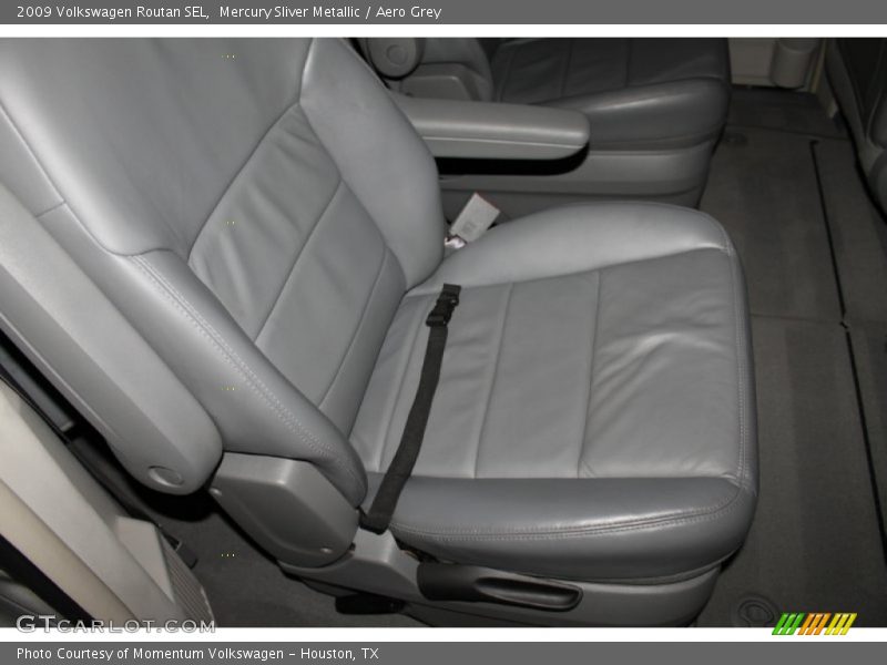 Mercury Sliver Metallic / Aero Grey 2009 Volkswagen Routan SEL