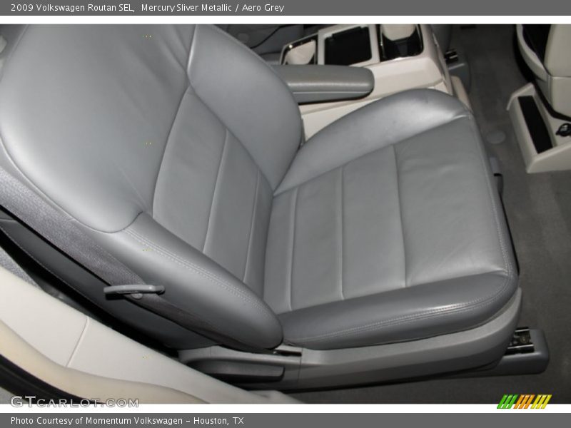 Mercury Sliver Metallic / Aero Grey 2009 Volkswagen Routan SEL