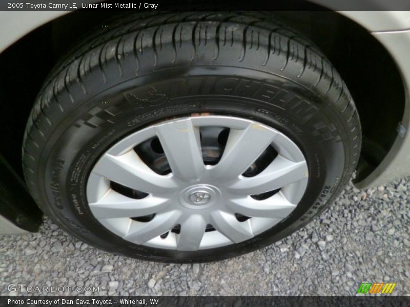 Lunar Mist Metallic / Gray 2005 Toyota Camry LE