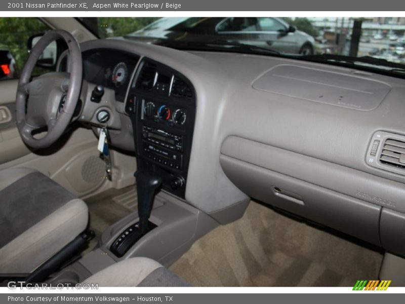 Aspen White Pearlglow / Beige 2001 Nissan Pathfinder XE