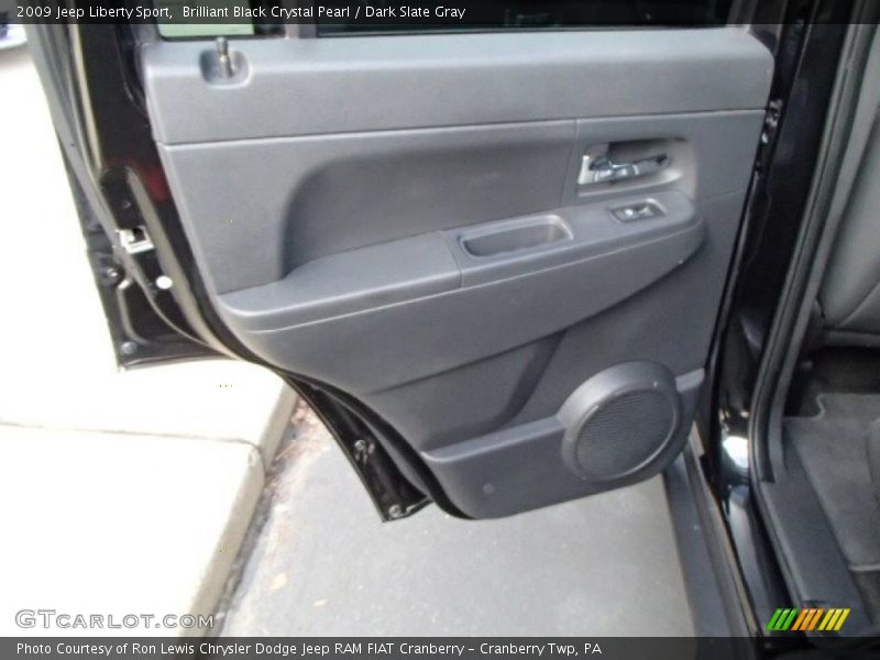 Brilliant Black Crystal Pearl / Dark Slate Gray 2009 Jeep Liberty Sport