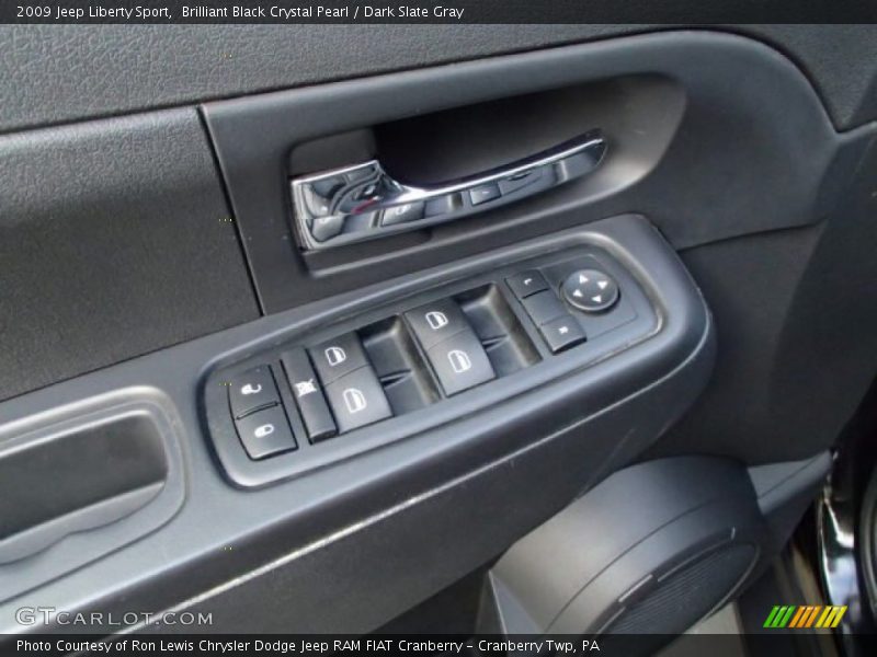 Brilliant Black Crystal Pearl / Dark Slate Gray 2009 Jeep Liberty Sport
