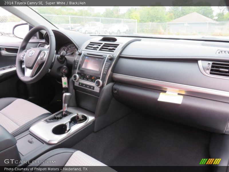 Super White / Black/Ash 2014 Toyota Camry SE
