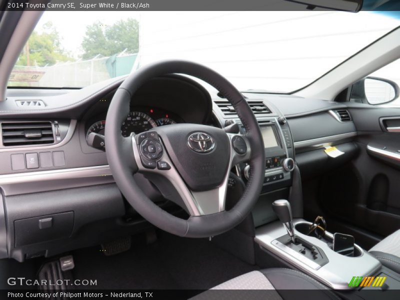 Super White / Black/Ash 2014 Toyota Camry SE