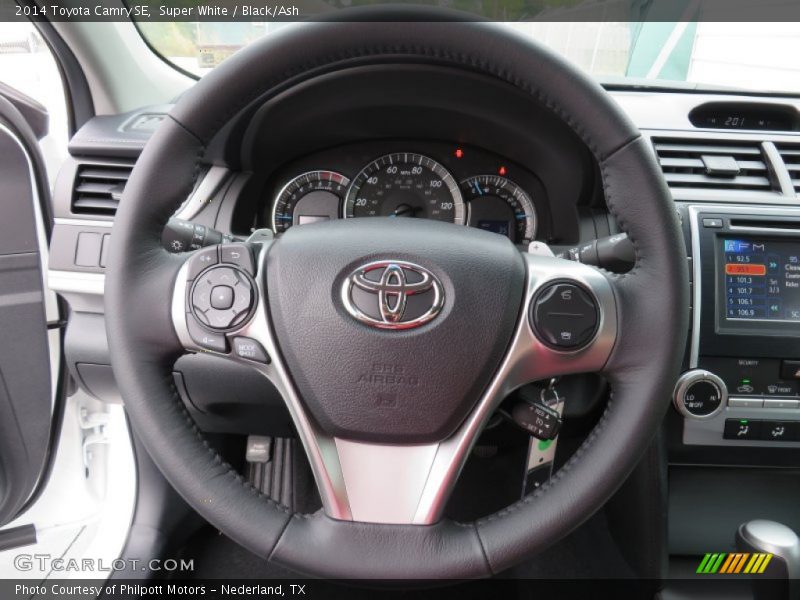 Super White / Black/Ash 2014 Toyota Camry SE