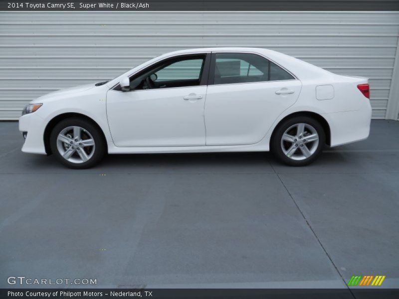 Super White / Black/Ash 2014 Toyota Camry SE