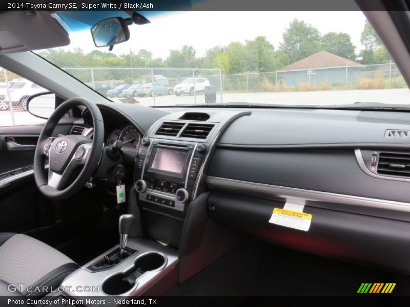 Super White / Black/Ash 2014 Toyota Camry SE