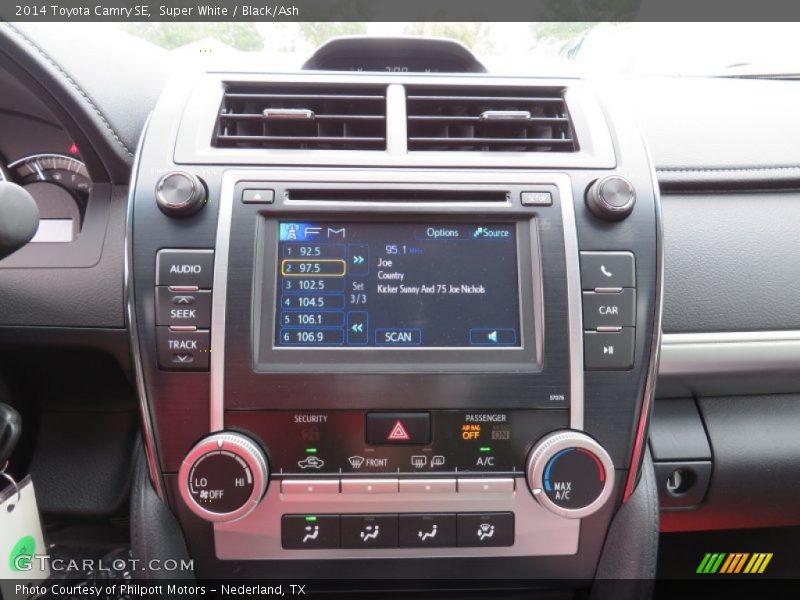 Super White / Black/Ash 2014 Toyota Camry SE