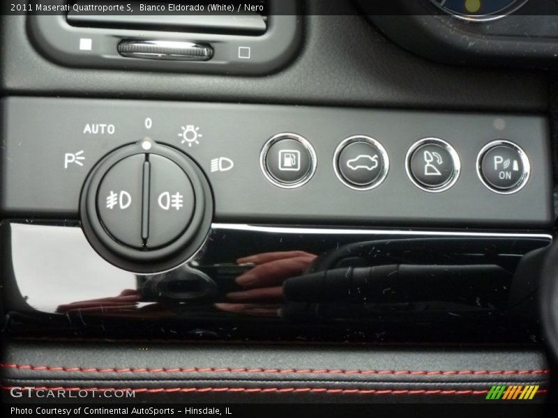 Bianco Eldorado (White) / Nero 2011 Maserati Quattroporte S