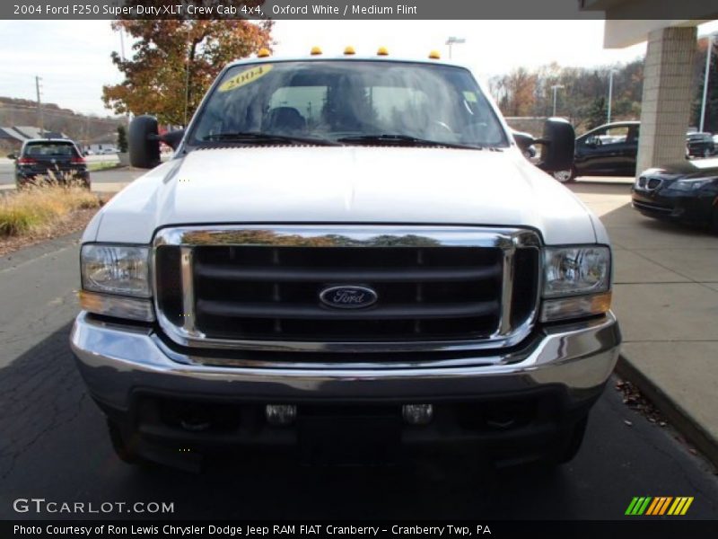 Oxford White / Medium Flint 2004 Ford F250 Super Duty XLT Crew Cab 4x4
