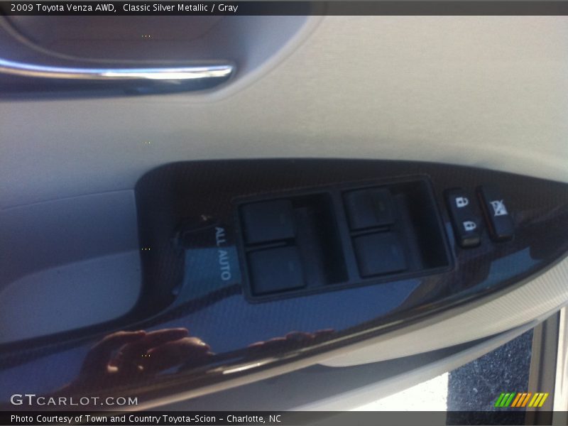 Classic Silver Metallic / Gray 2009 Toyota Venza AWD