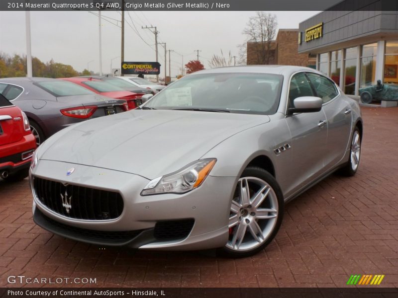 Front 3/4 View of 2014 Quattroporte S Q4 AWD
