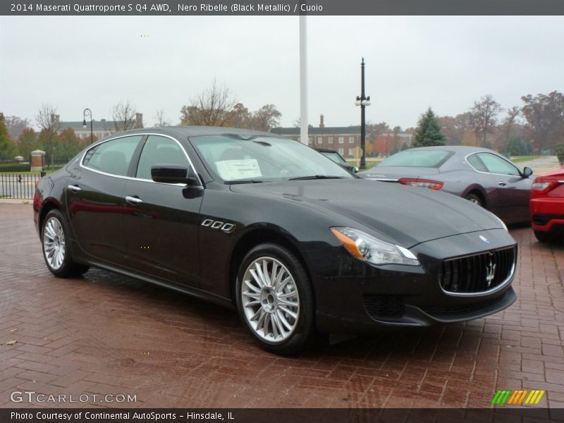 Front 3/4 View of 2014 Quattroporte S Q4 AWD