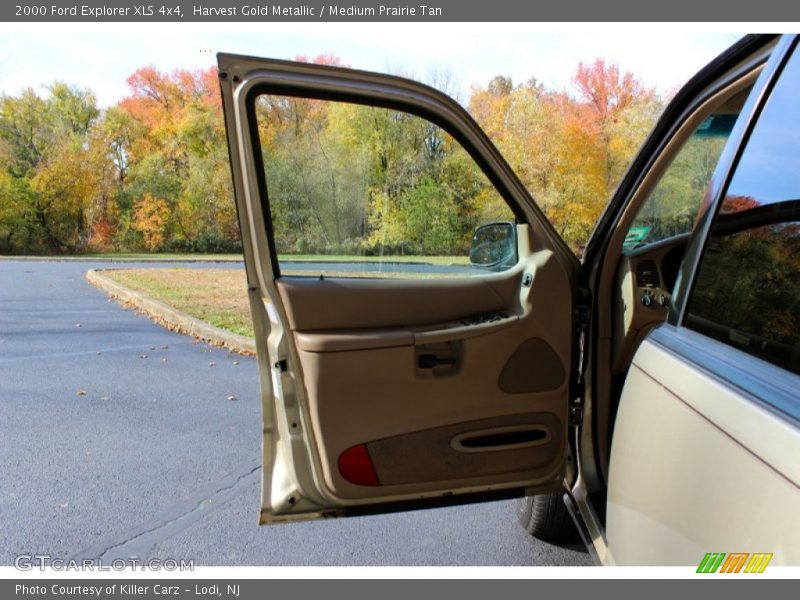 Harvest Gold Metallic / Medium Prairie Tan 2000 Ford Explorer XLS 4x4