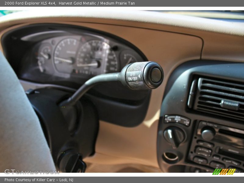 Harvest Gold Metallic / Medium Prairie Tan 2000 Ford Explorer XLS 4x4