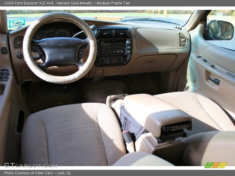 Harvest Gold Metallic / Medium Prairie Tan 2000 Ford Explorer XLS 4x4