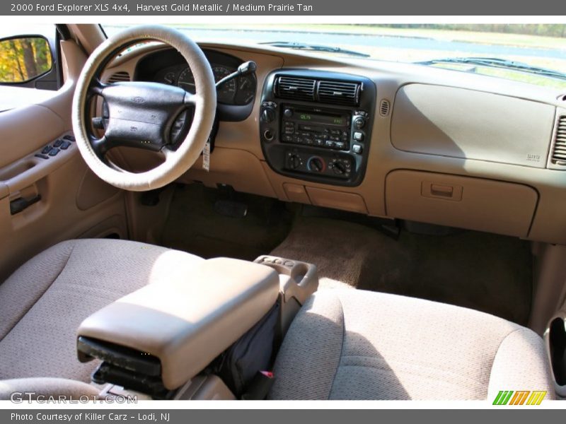 Harvest Gold Metallic / Medium Prairie Tan 2000 Ford Explorer XLS 4x4