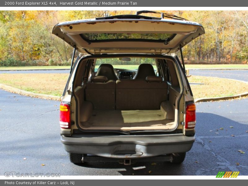 Harvest Gold Metallic / Medium Prairie Tan 2000 Ford Explorer XLS 4x4