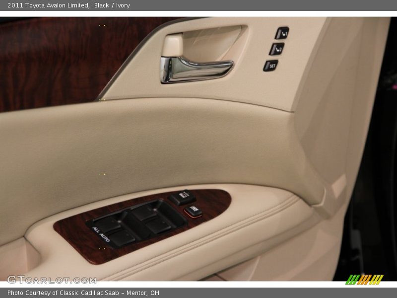 Black / Ivory 2011 Toyota Avalon Limited