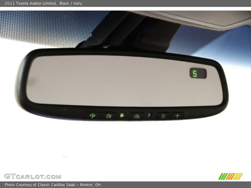 Black / Ivory 2011 Toyota Avalon Limited