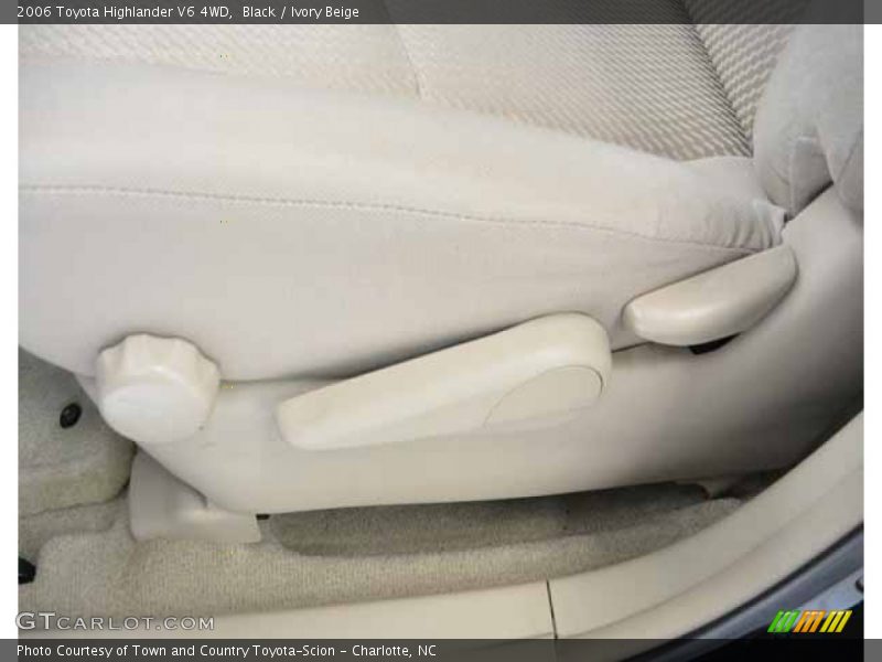 Black / Ivory Beige 2006 Toyota Highlander V6 4WD