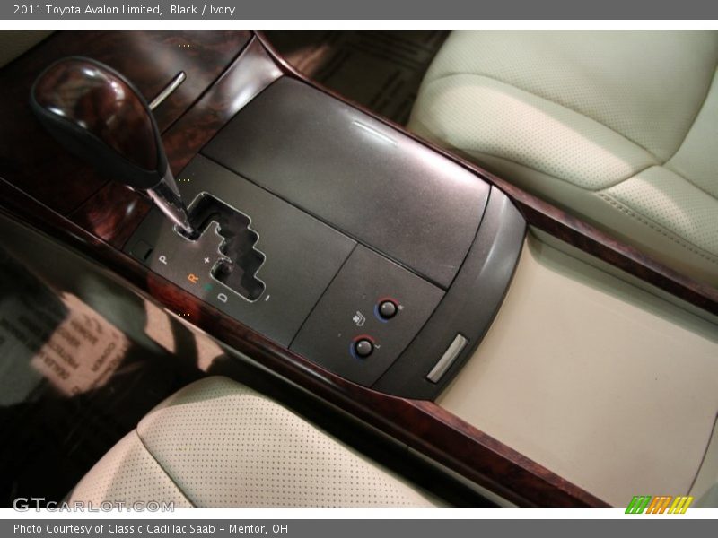 Black / Ivory 2011 Toyota Avalon Limited