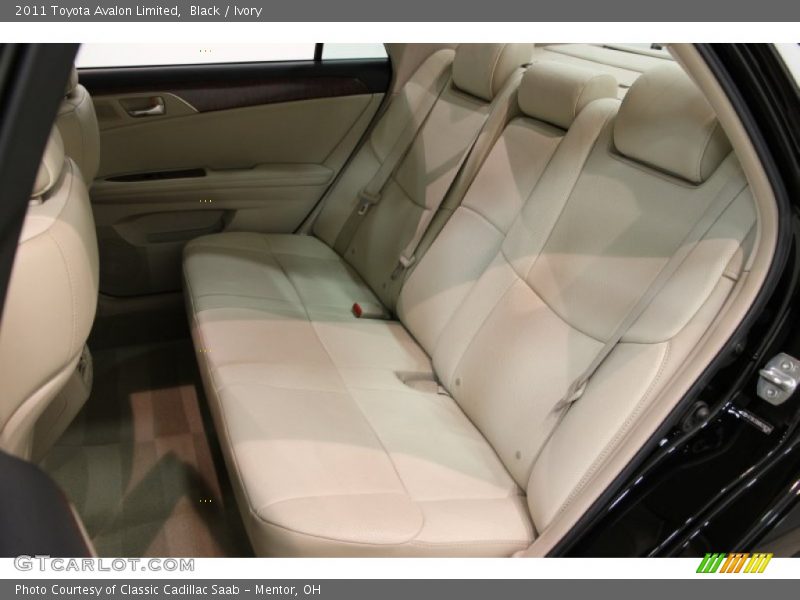 Black / Ivory 2011 Toyota Avalon Limited