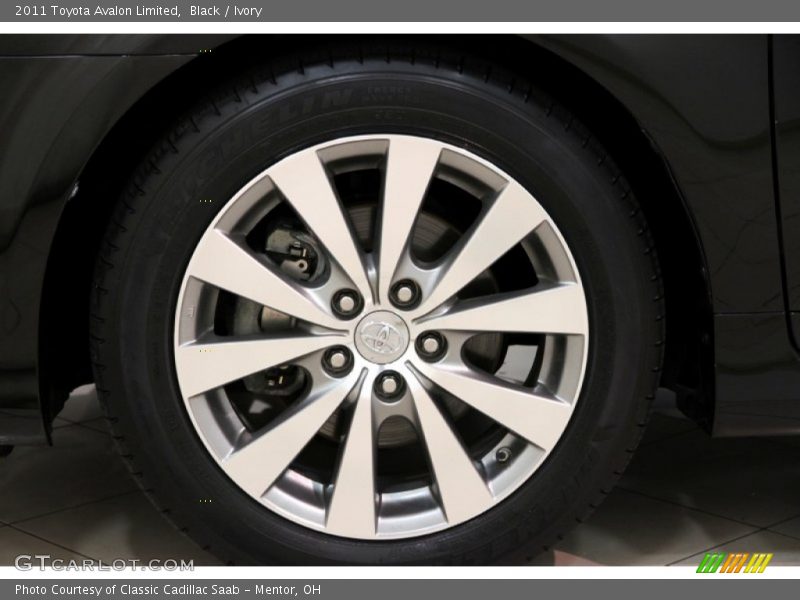 Black / Ivory 2011 Toyota Avalon Limited