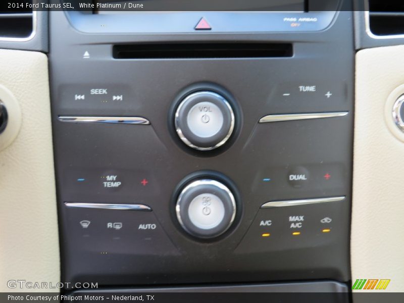 White Platinum / Dune 2014 Ford Taurus SEL