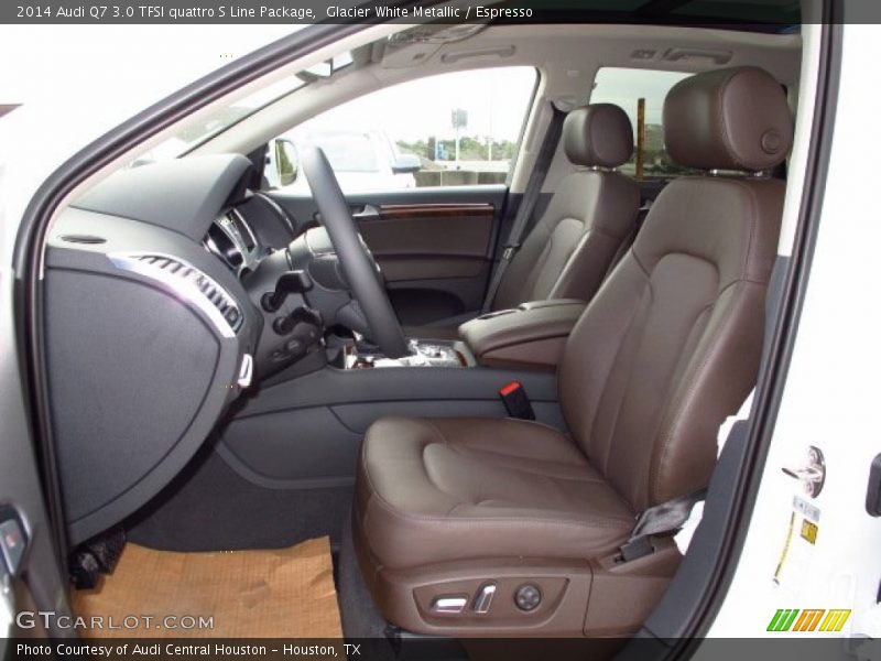 Front Seat of 2014 Q7 3.0 TFSI quattro S Line Package