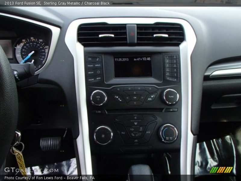 Sterling Gray Metallic / Charcoal Black 2013 Ford Fusion SE
