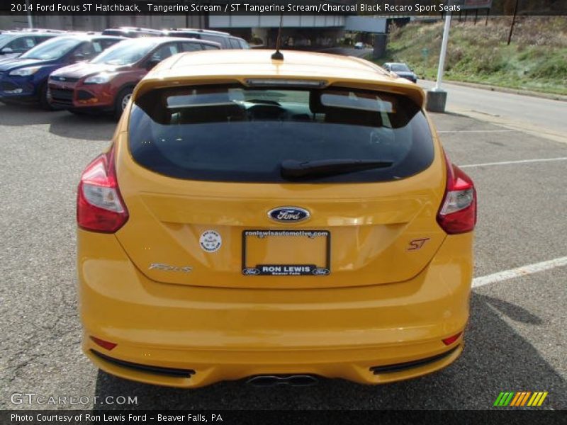 Tangerine Scream / ST Tangerine Scream/Charcoal Black Recaro Sport Seats 2014 Ford Focus ST Hatchback