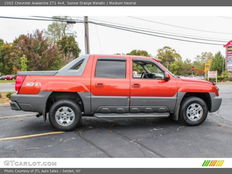 Sunset Orange Metallic / Medium Neutral 2002 Chevrolet Avalanche Z71 4x4