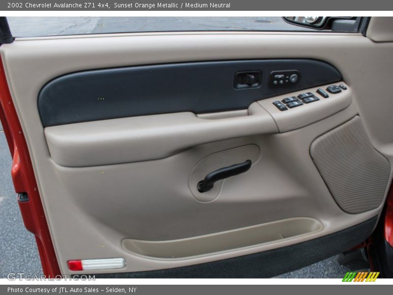Door Panel of 2002 Avalanche Z71 4x4