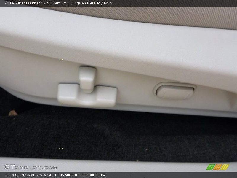 Tungsten Metallic / Ivory 2014 Subaru Outback 2.5i Premium