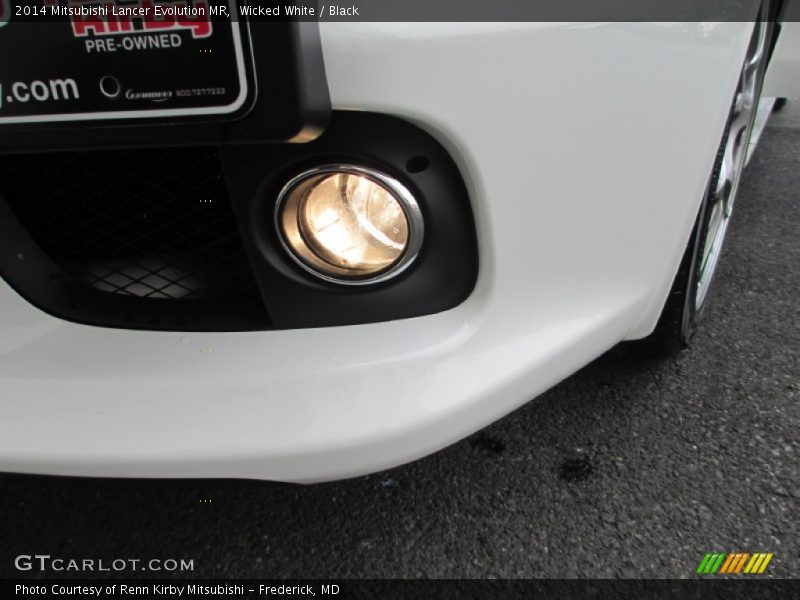 Wicked White / Black 2014 Mitsubishi Lancer Evolution MR