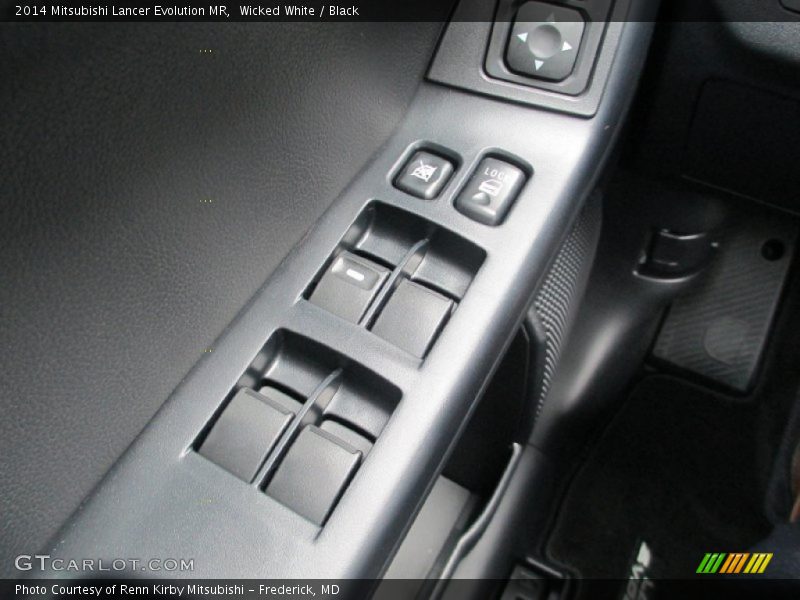Wicked White / Black 2014 Mitsubishi Lancer Evolution MR