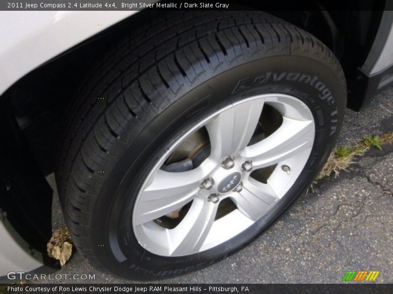 Bright Silver Metallic / Dark Slate Gray 2011 Jeep Compass 2.4 Latitude 4x4