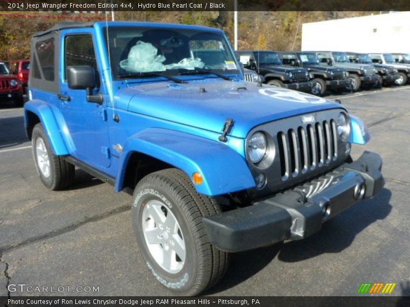 Front 3/4 View of 2014 Wrangler Freedom Edition 4x4