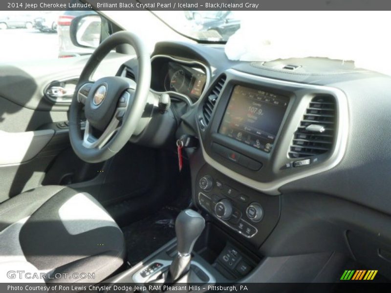 Brilliant Black Crystal Pearl / Iceland - Black/Iceland Gray 2014 Jeep Cherokee Latitude