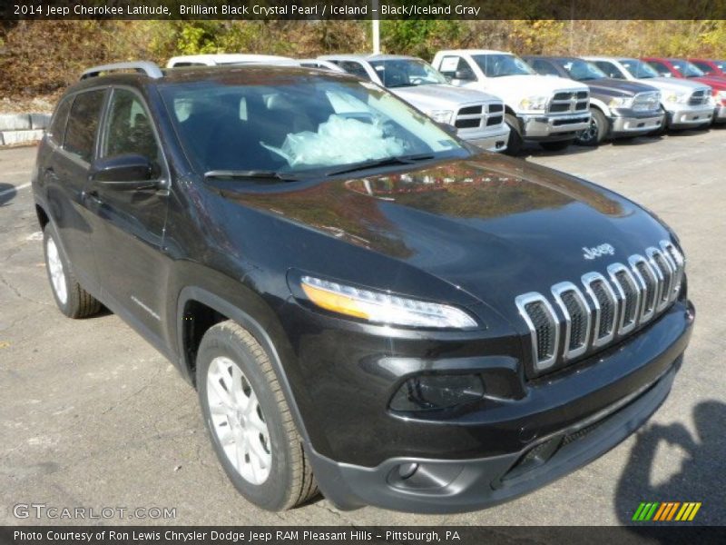Front 3/4 View of 2014 Cherokee Latitude
