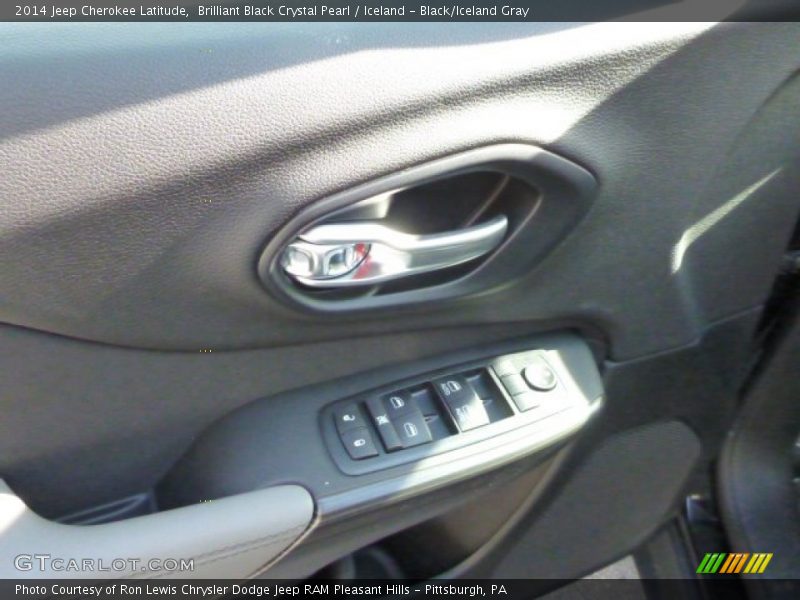 Brilliant Black Crystal Pearl / Iceland - Black/Iceland Gray 2014 Jeep Cherokee Latitude