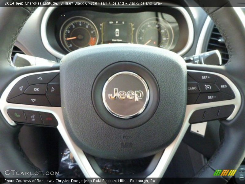 Brilliant Black Crystal Pearl / Iceland - Black/Iceland Gray 2014 Jeep Cherokee Latitude