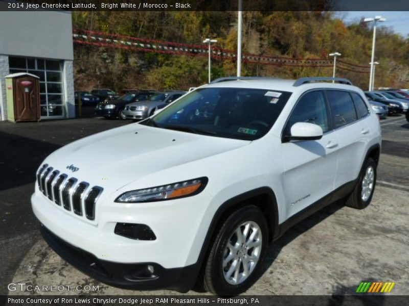 Front 3/4 View of 2014 Cherokee Latitude