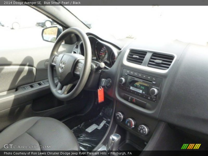 Blue Streak Pearl / Black 2014 Dodge Avenger SE