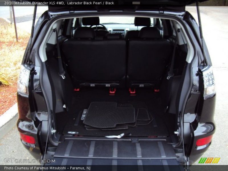 Labrador Black Pearl / Black 2010 Mitsubishi Outlander XLS 4WD