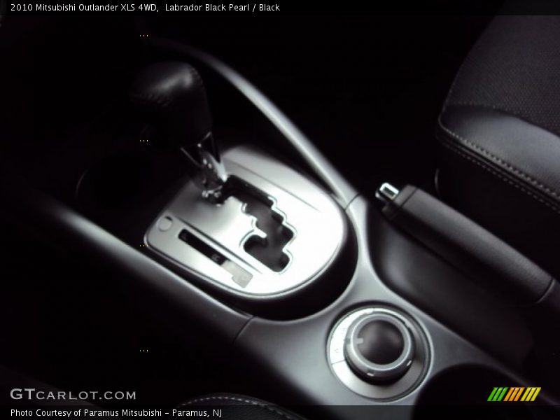 Labrador Black Pearl / Black 2010 Mitsubishi Outlander XLS 4WD